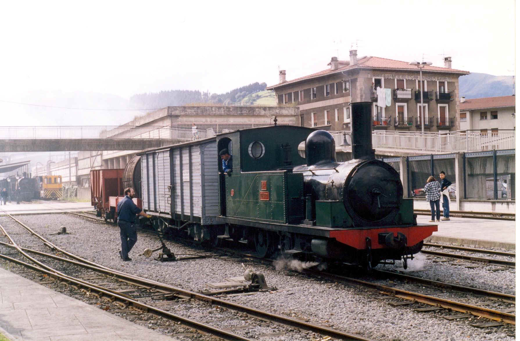 Explorar0012.jpg (208146 bytes)